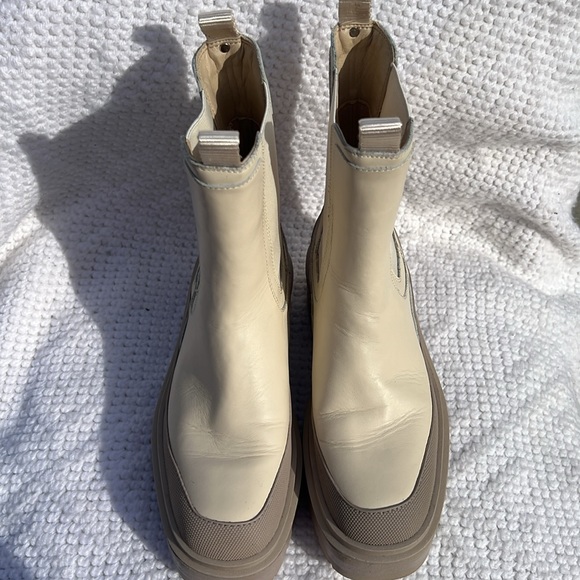 Sam Edelman Women's Ivory Round Toe Pull On Lulia Chelsea Boots Size US 6 - Picture 9 of 9